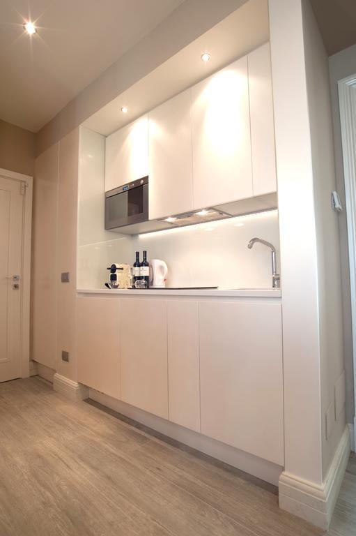 Apartamento com 1 Quarto, Varanda e Vista da Cidade