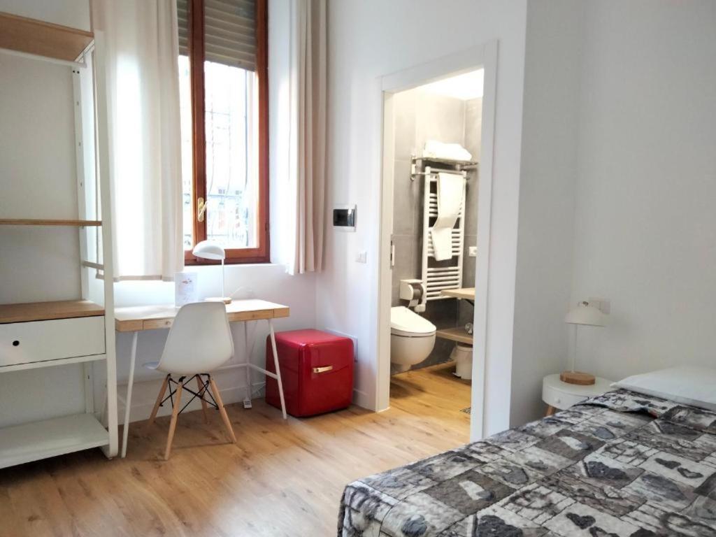 Quarto Individual com Casa de Banho Privativa