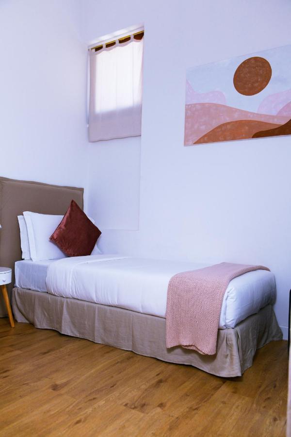 Quarto Individual com Vista do Jardim
