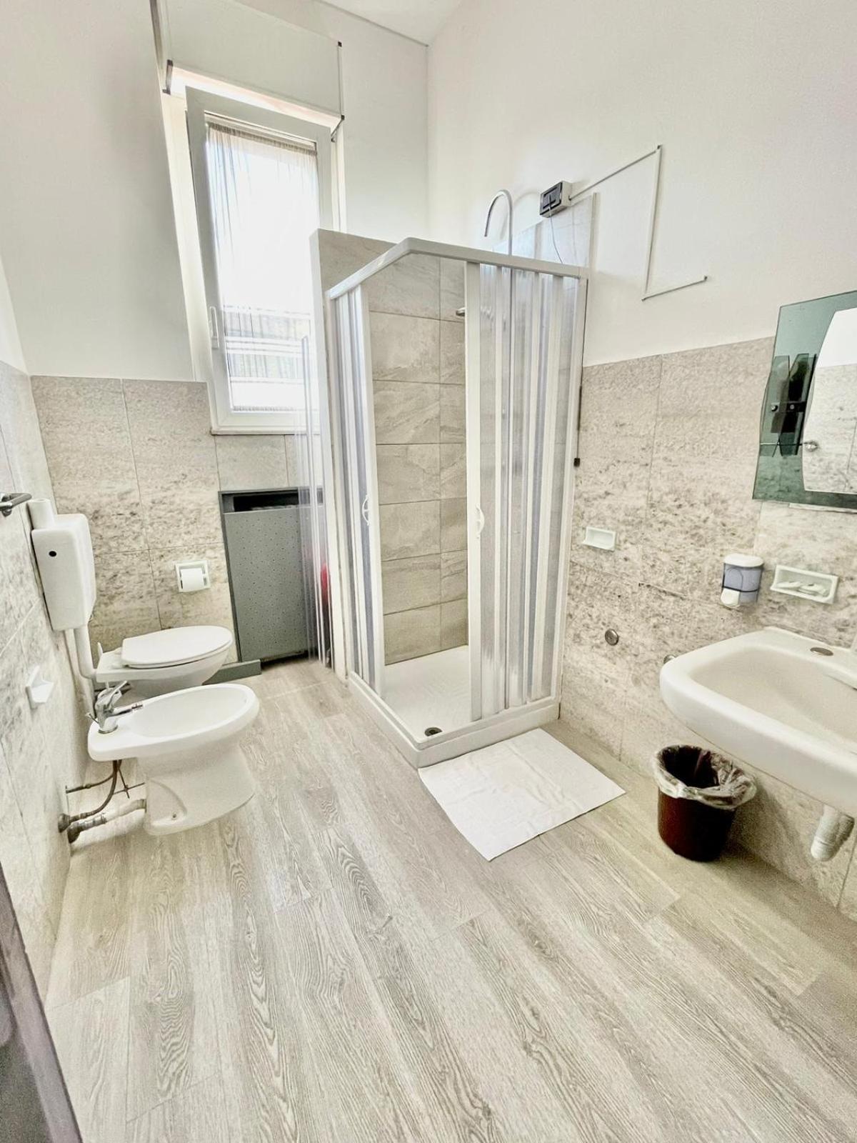 Basic Triple Room with Shared Bathroom