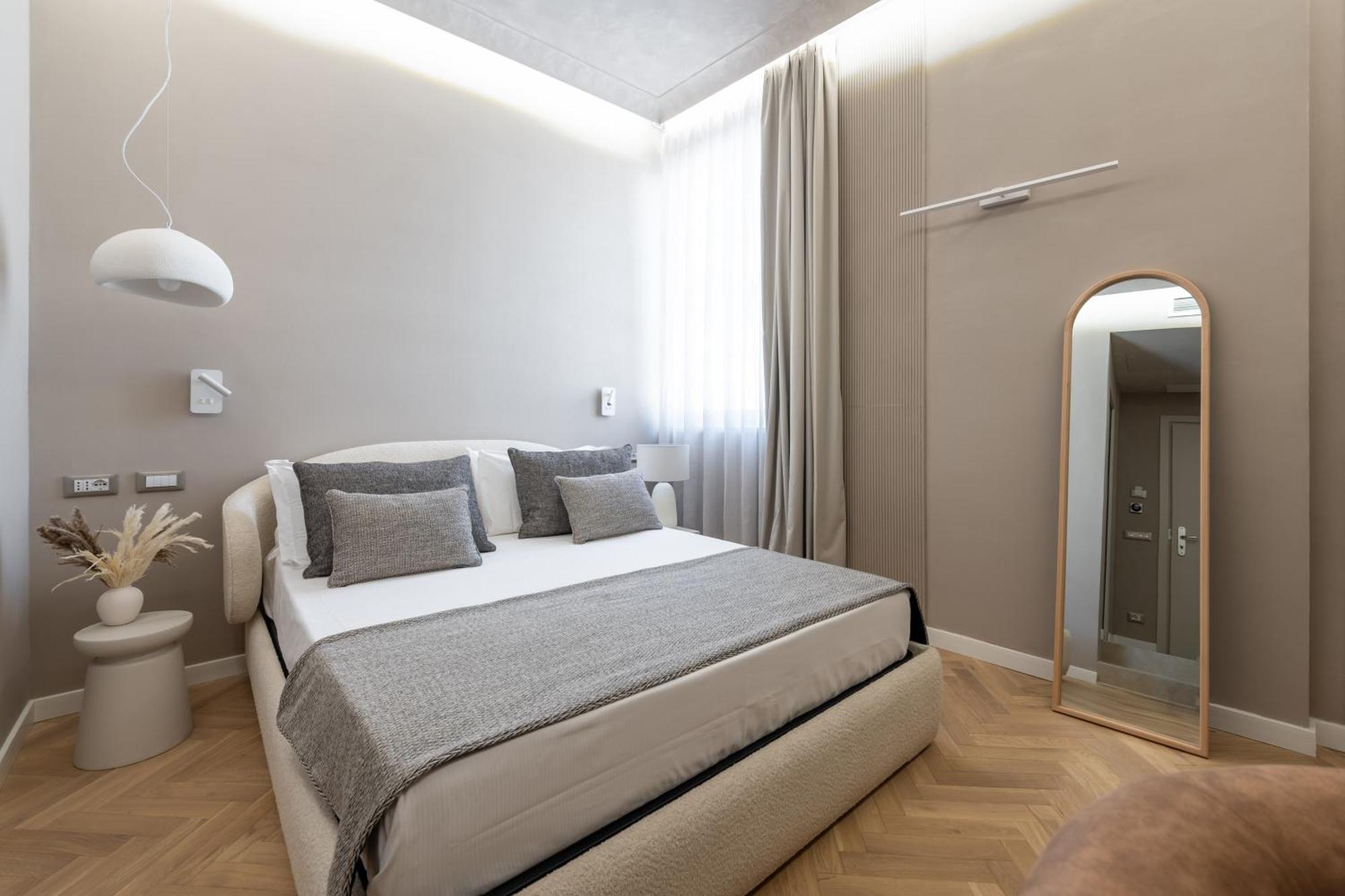 Habitación con cama grande