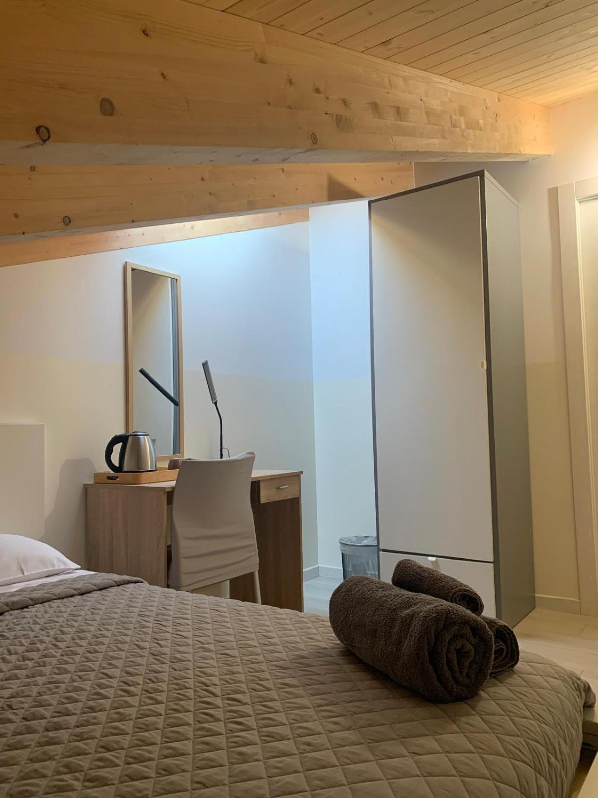 Standard Single Room with Shared Bathroom