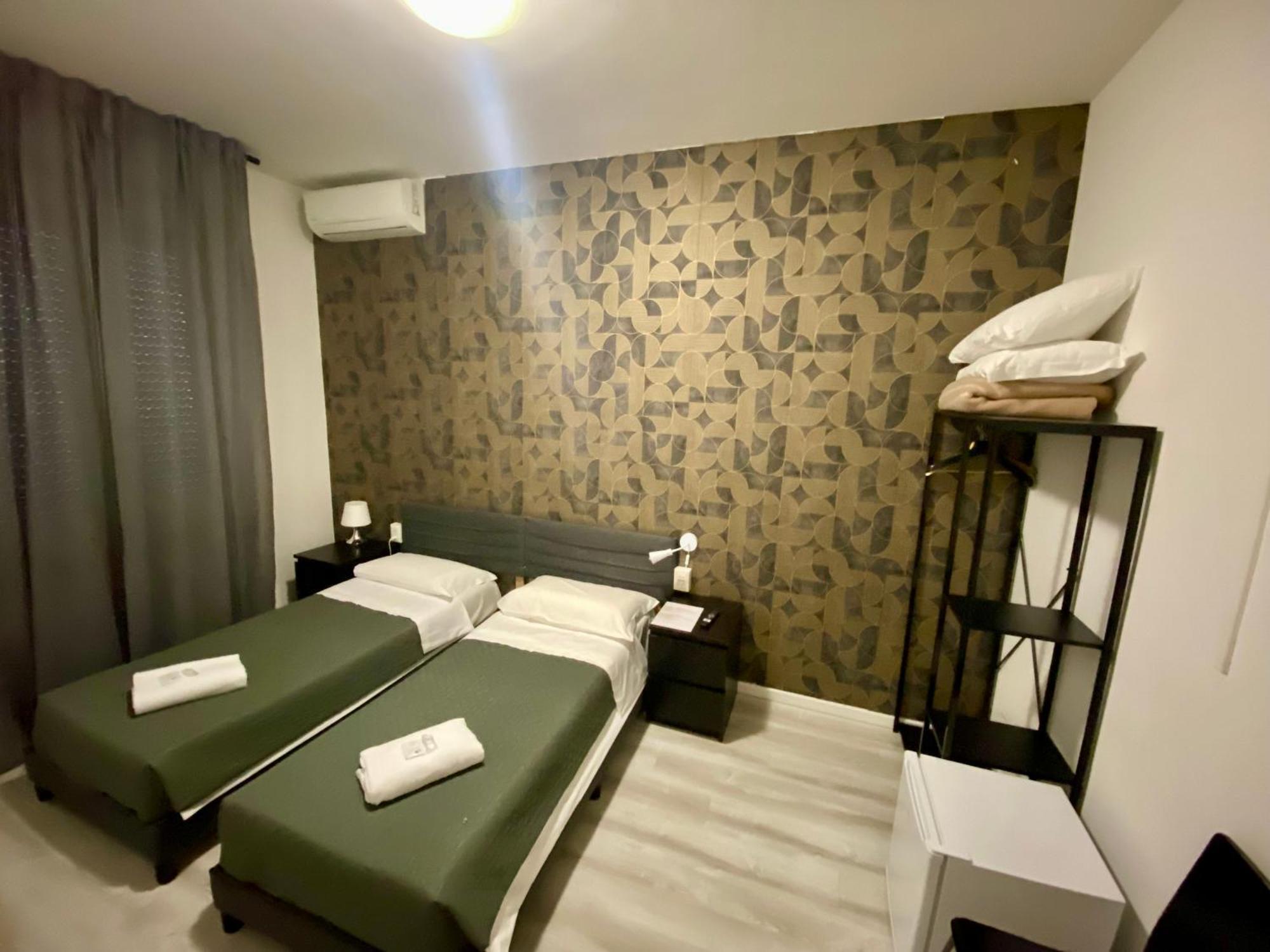 Twin Room Private Bathroom
