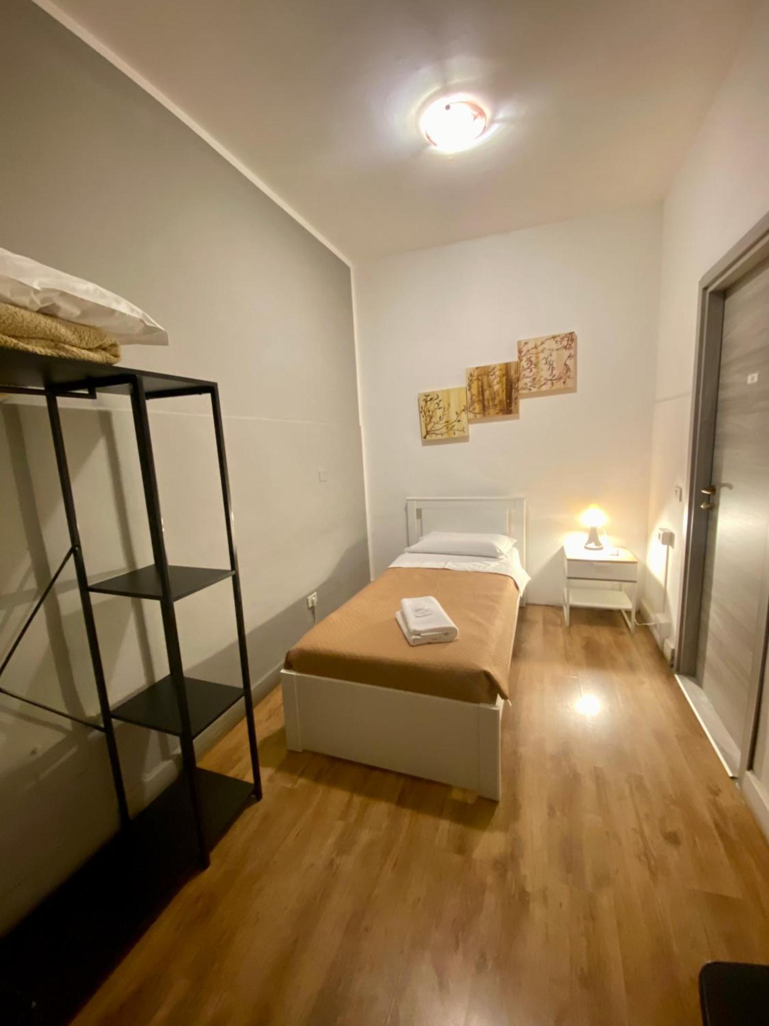 Single Room External