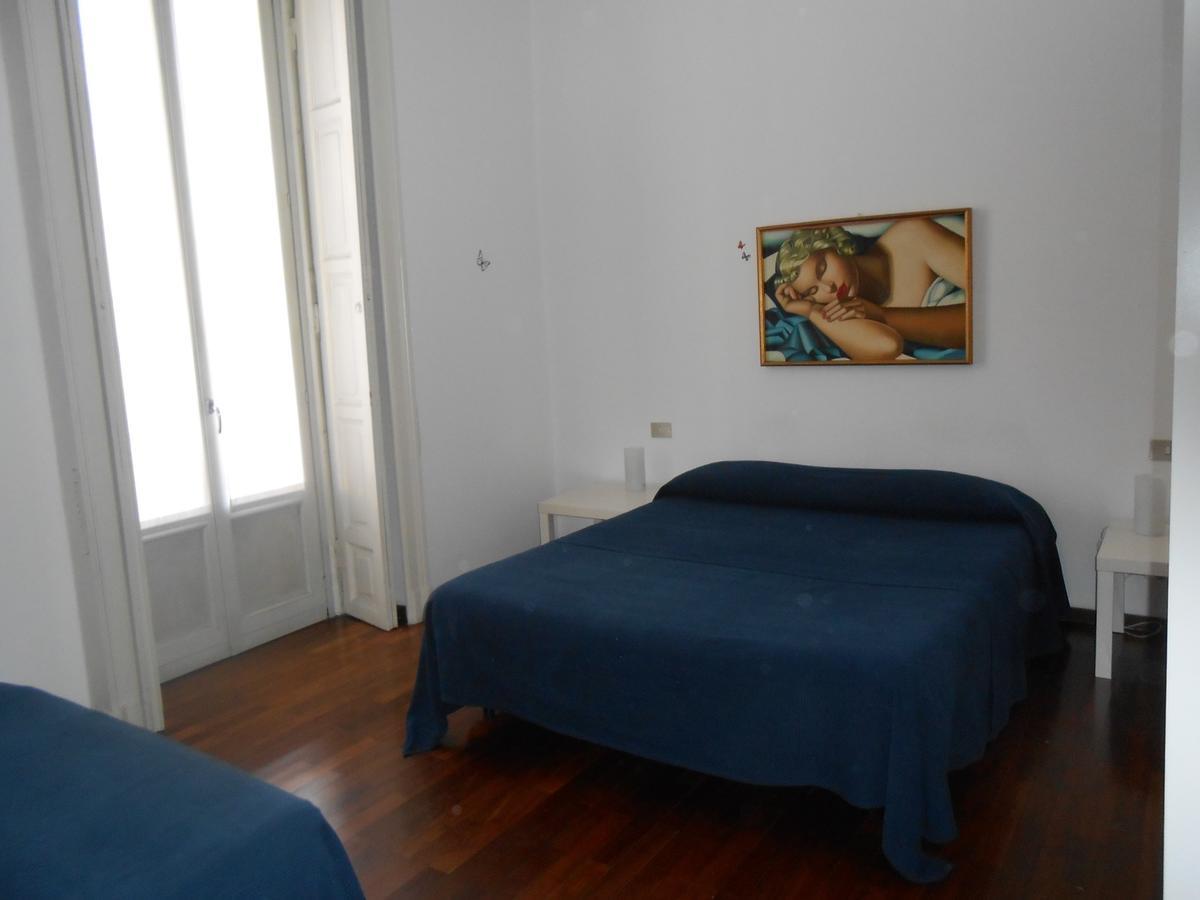 Basic Triple Room with Shared Bathroom