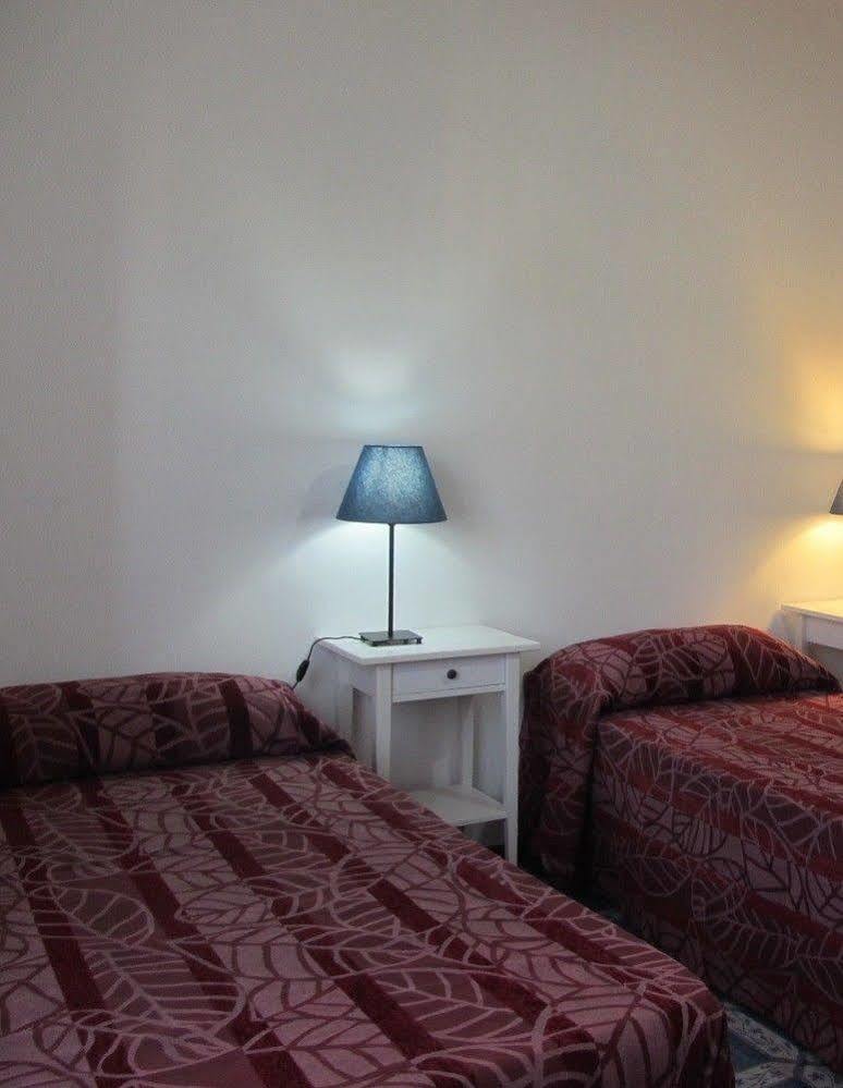Standard Twin Room with Shared Bathroom