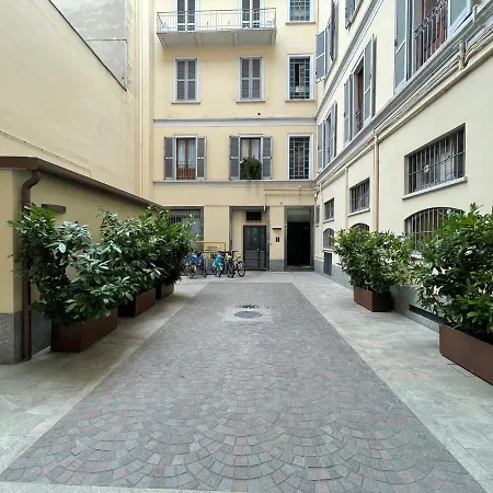 Guesthost - Dimora Claudia Luxury Rooms-3
